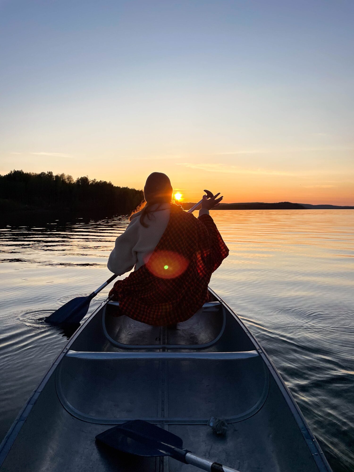 i move in water, shore to shore