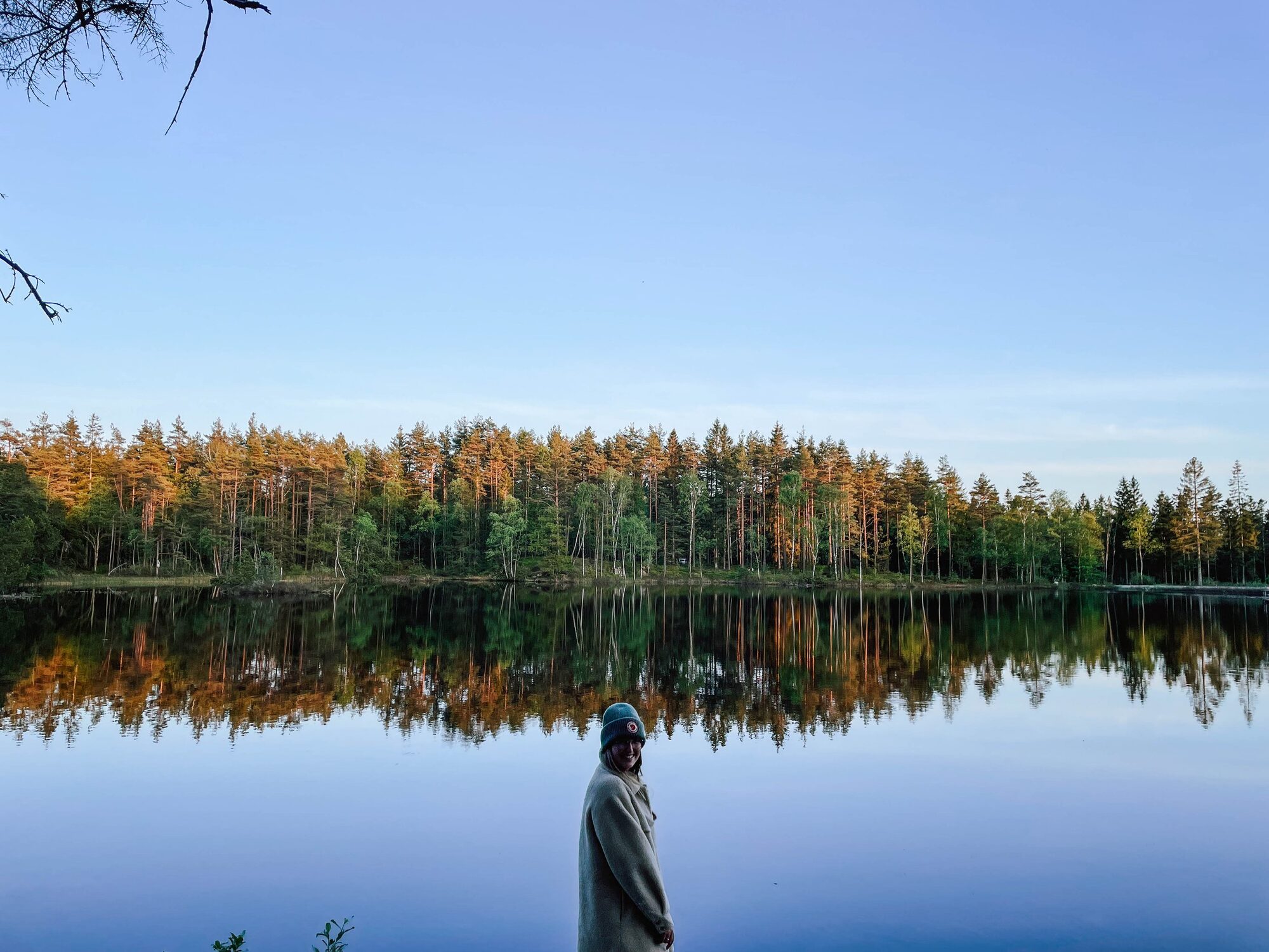 our stop on the way, another smaller lake in the wild!