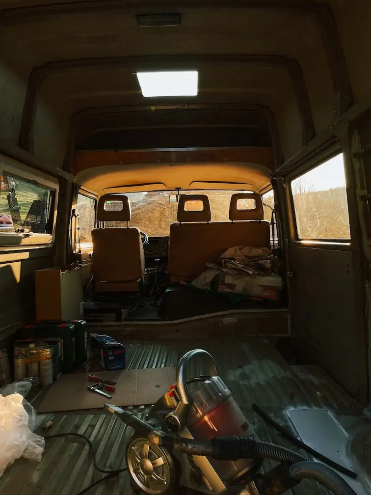 humbär's interior, stripped out