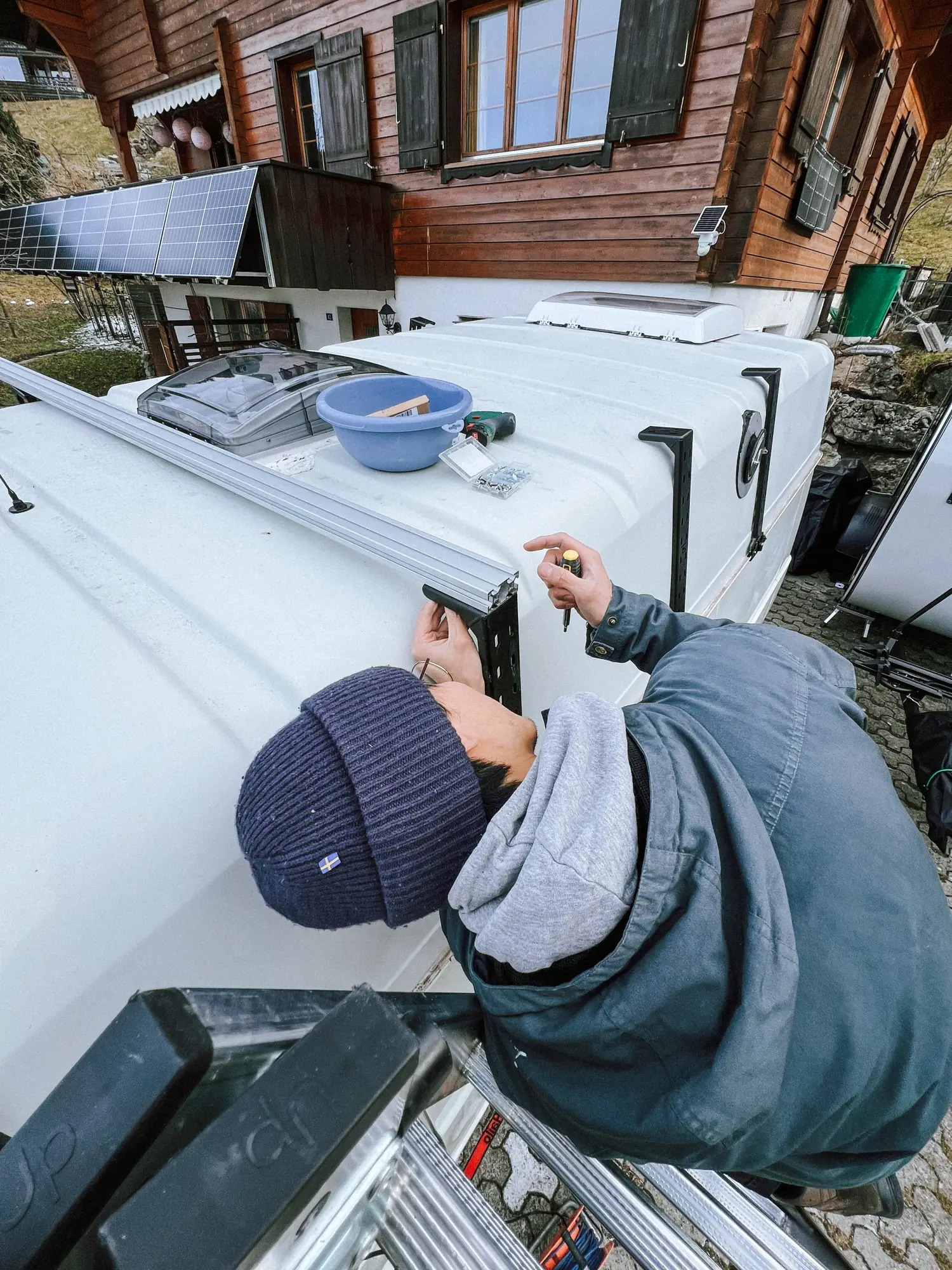 mounting the roof rails