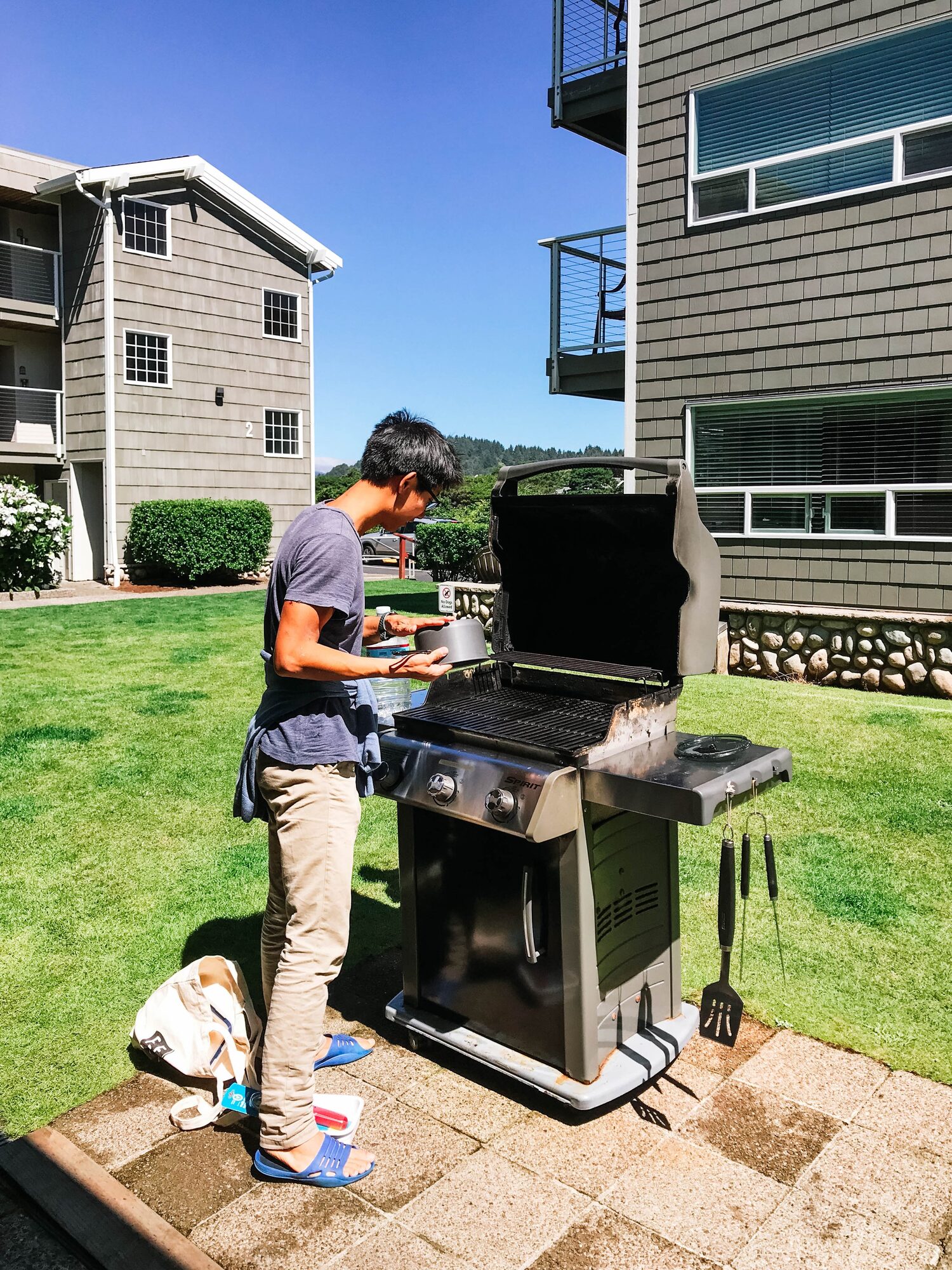 frank, operating the grill of our hotel for the second round of fettuccine!