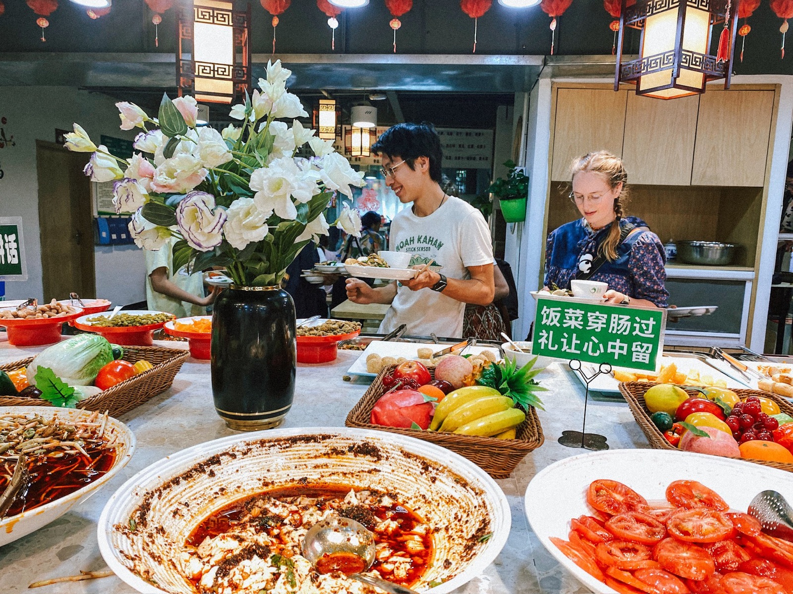 a must try: a vegan buffet in chengdu for 5$ per person in a restaurant called 万物美