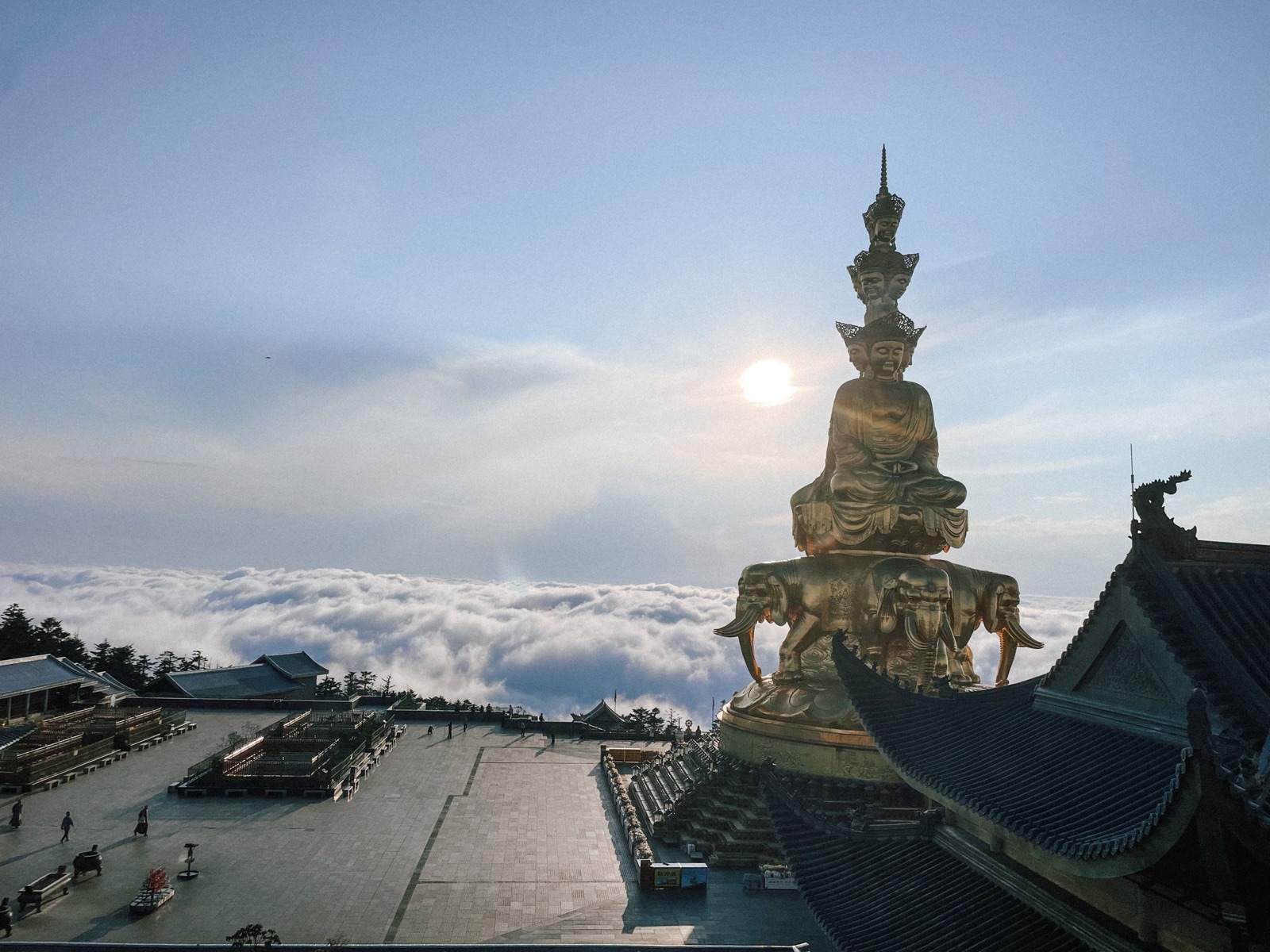 mt. emei golden summit
