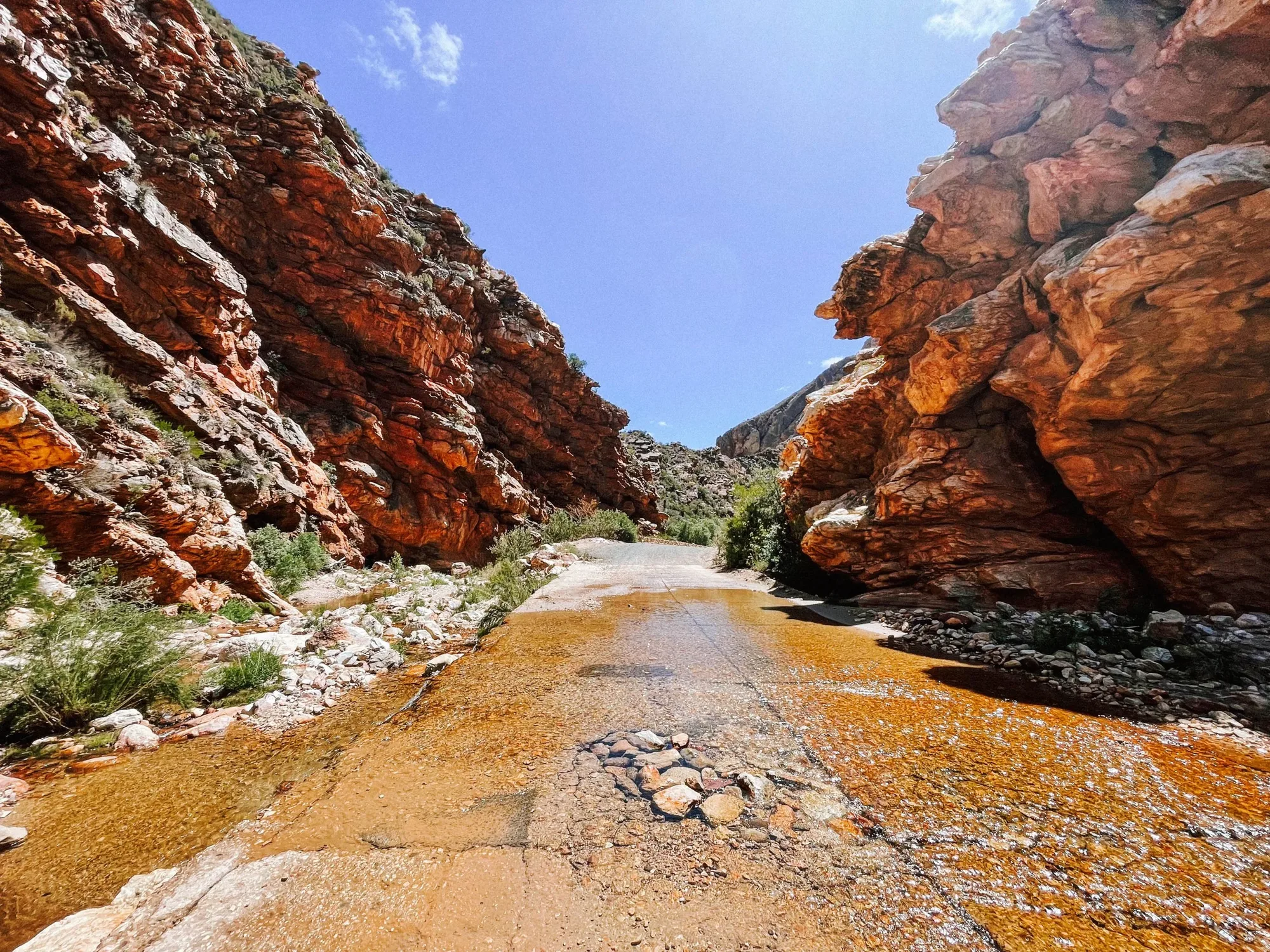 red rocks on the other side of swartberg pass