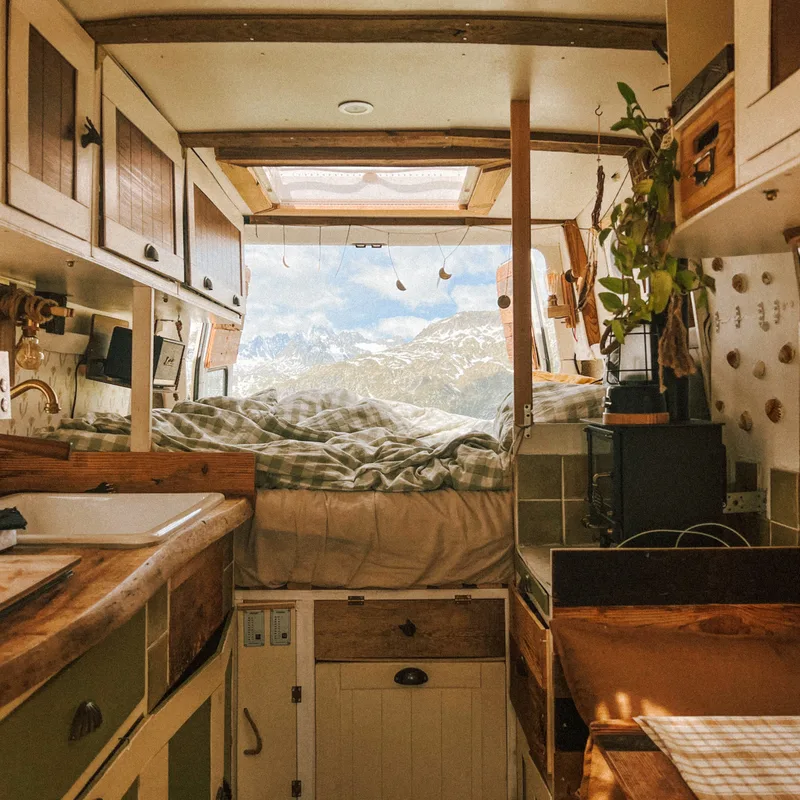 Home and café, all in one van
